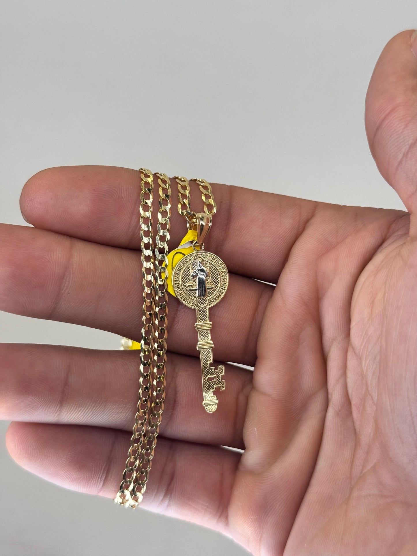 14K Gold Key Pendant & Curb Link Chain – Unlock Your Style