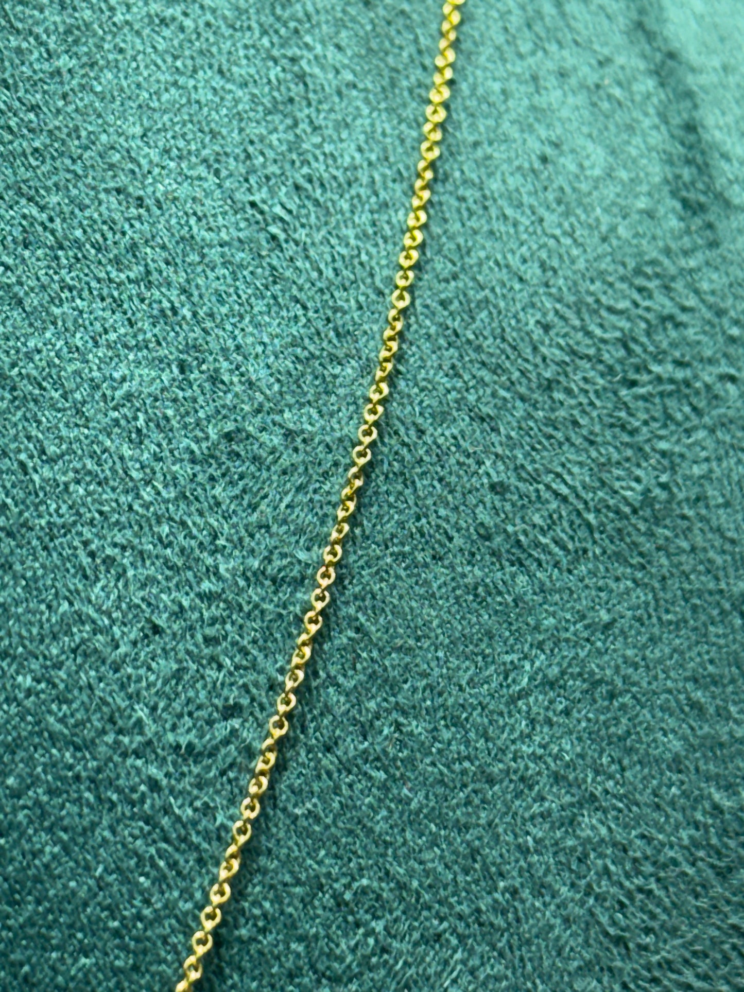 💛 14K Gold Anchor Chain Necklace with Sea Shell Pendant – 16 Inches 💛