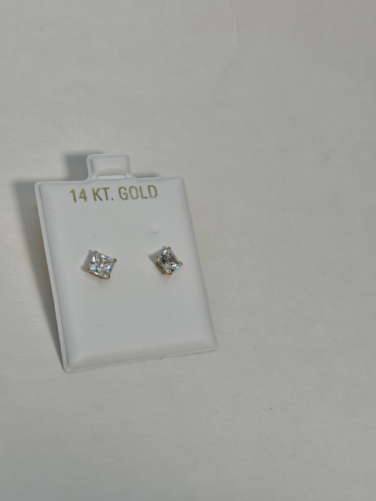 14k gold stud earring for Men