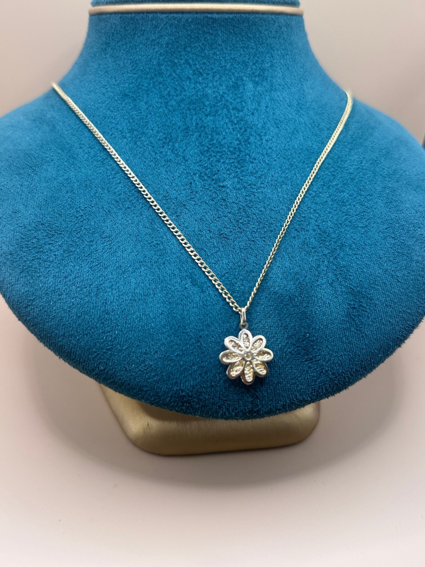 14K Gold Curb Link Necklace 20” with Flower Pendant – Dainty Gold Necklace for Women, Simple Everyday Jewelry