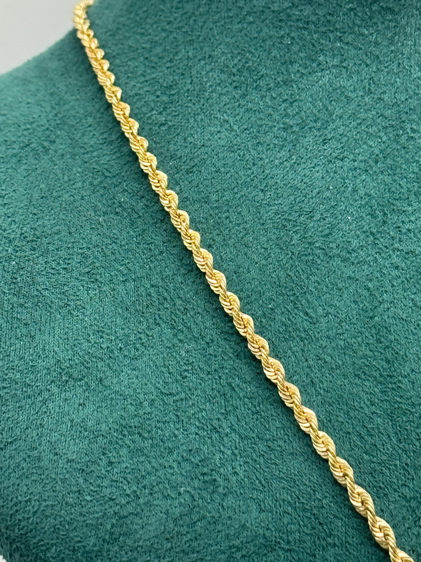 14K Gold Rope Chain – 16” with Divine Child Pendant (3mm Chain)