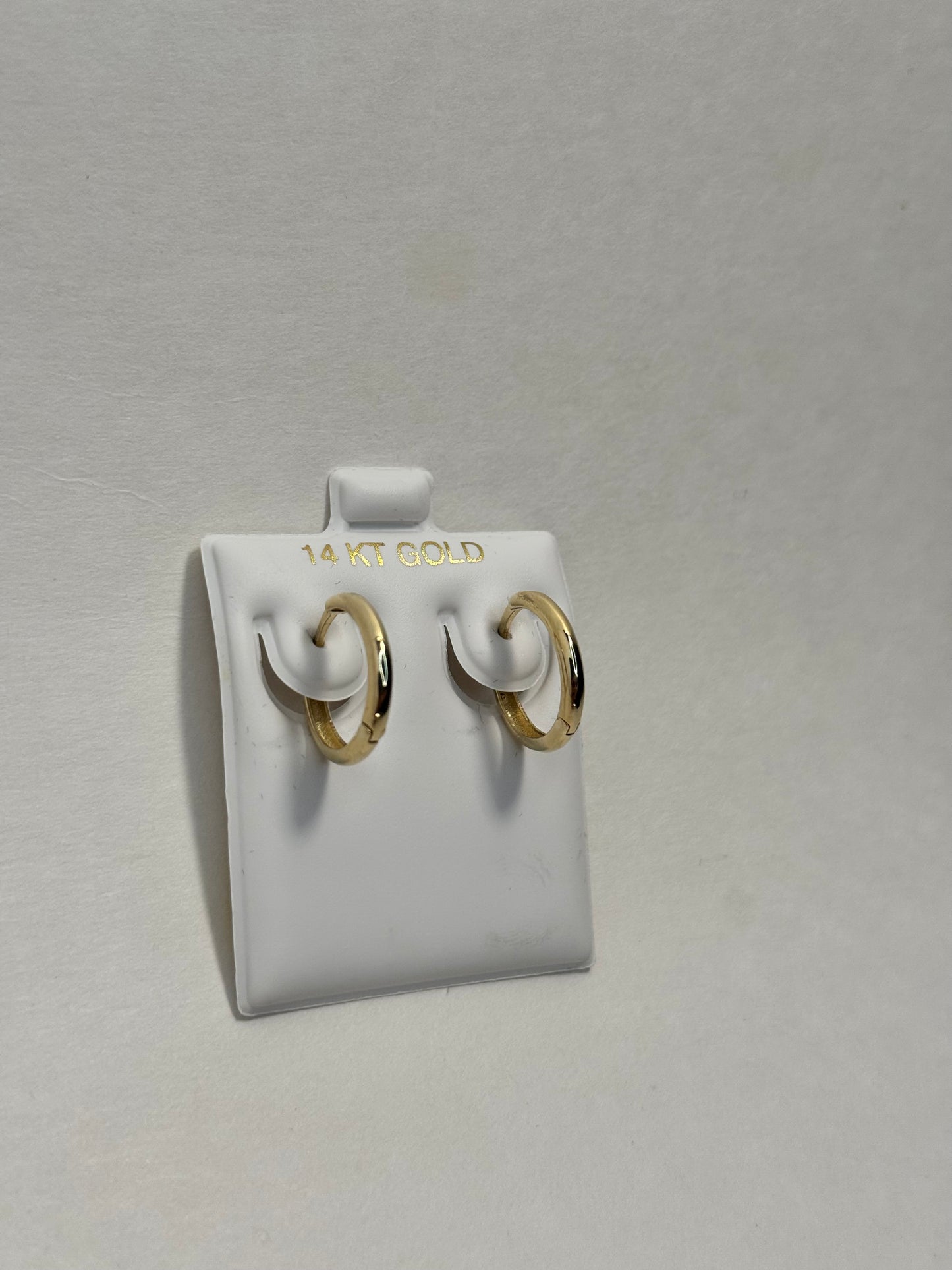 14k gold round hoop earring for men