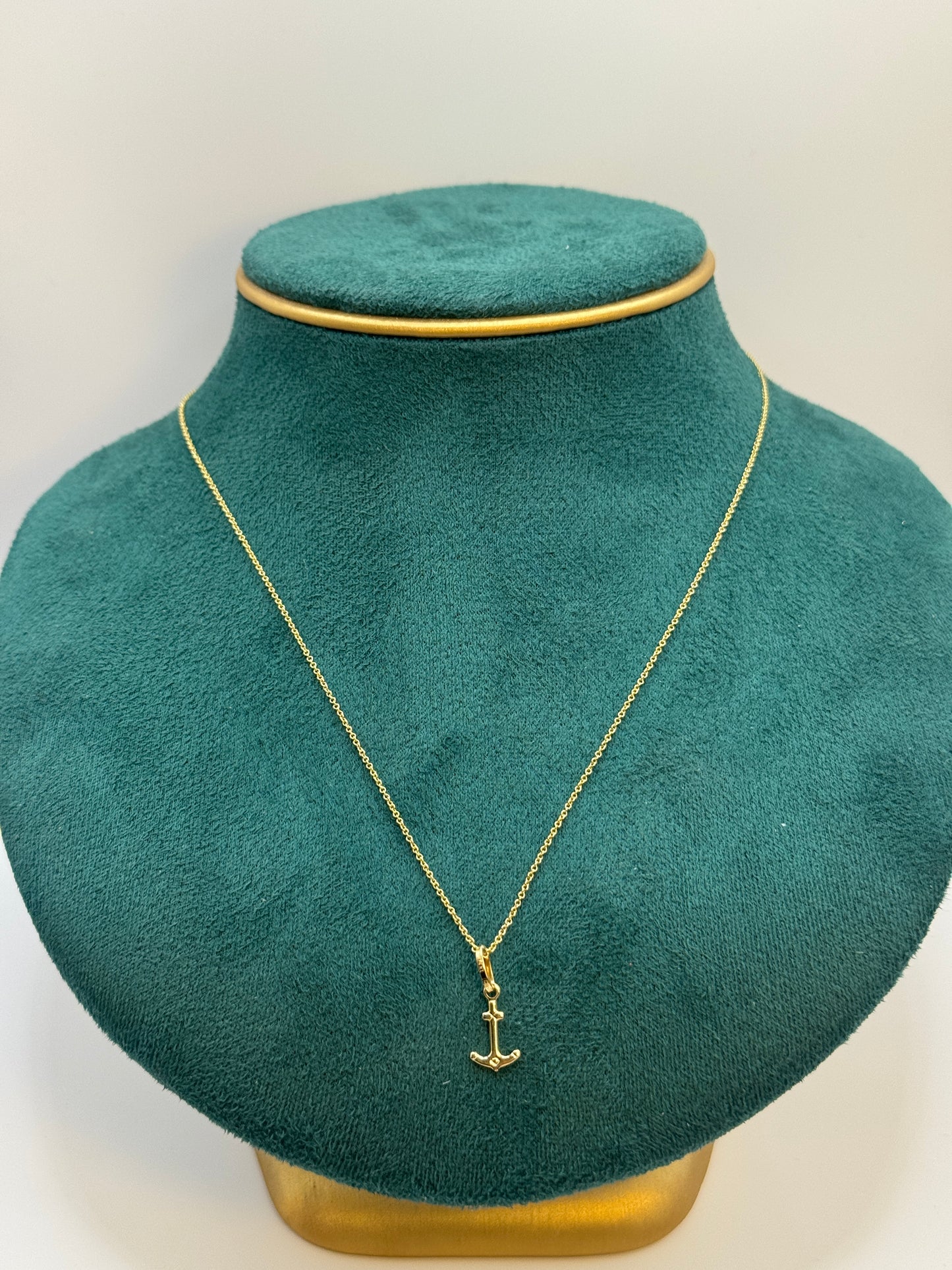 14K Gold 18” Anchor Chain Necklace – Unisex Elegance