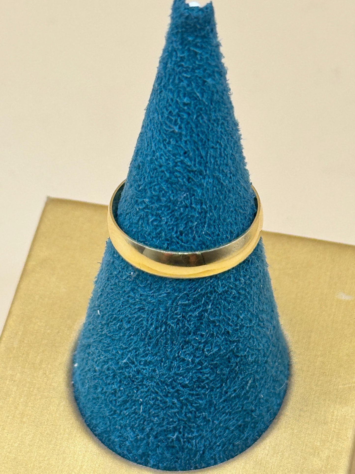 14K Gold Round Band Ring – 4mm | Size 8 (Unisex)