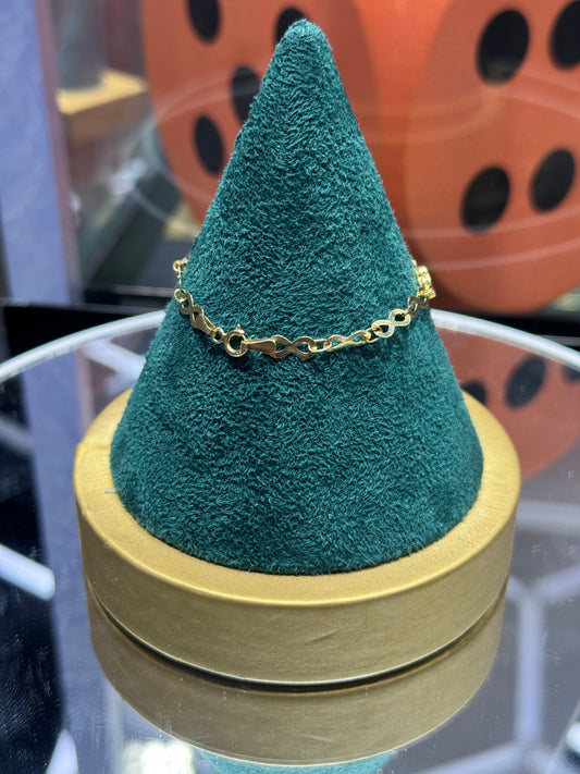 14k gold Baby engraved clover bracelet 6” inch long