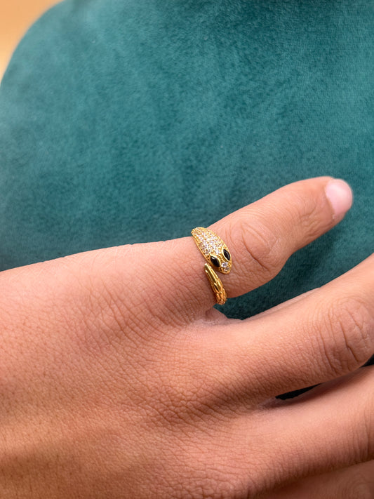 14k gold serpentine ring 14k gold size 7 unisex ring (Copy)