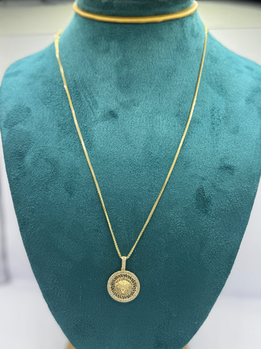 🔥 14K Solid Gold Box Chain with Medusa Pendant
