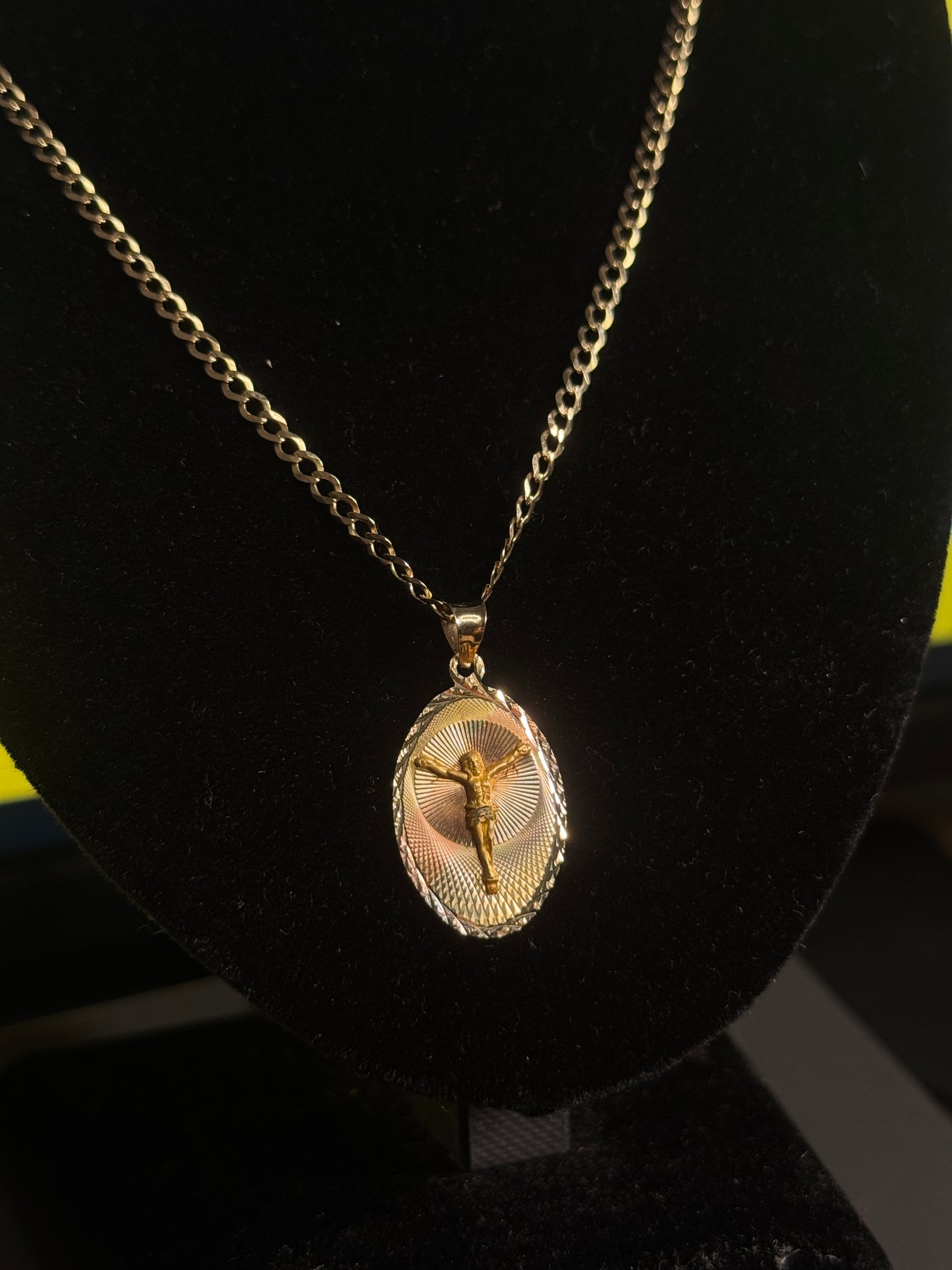 14k gold curb link Chain necklace 24” inch long unisex