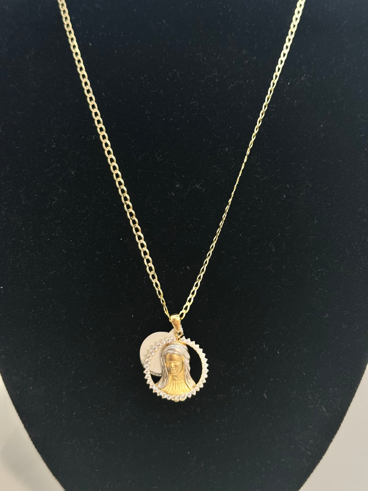 Single tone Cuban chain necklace with Virgin Mary pendant