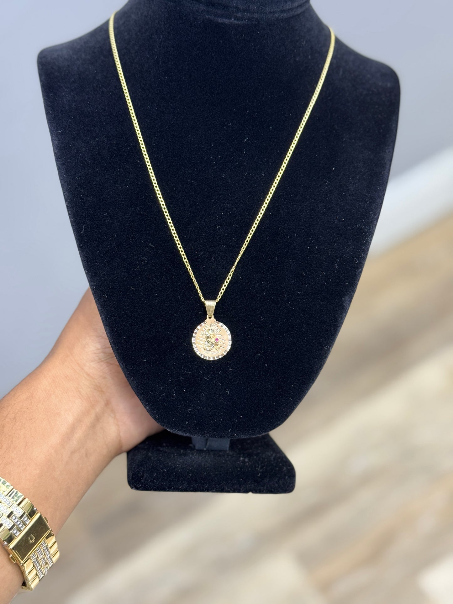 ✨ 14K Gold Necklace with Virgin Mary Pendant – Unisex ✨