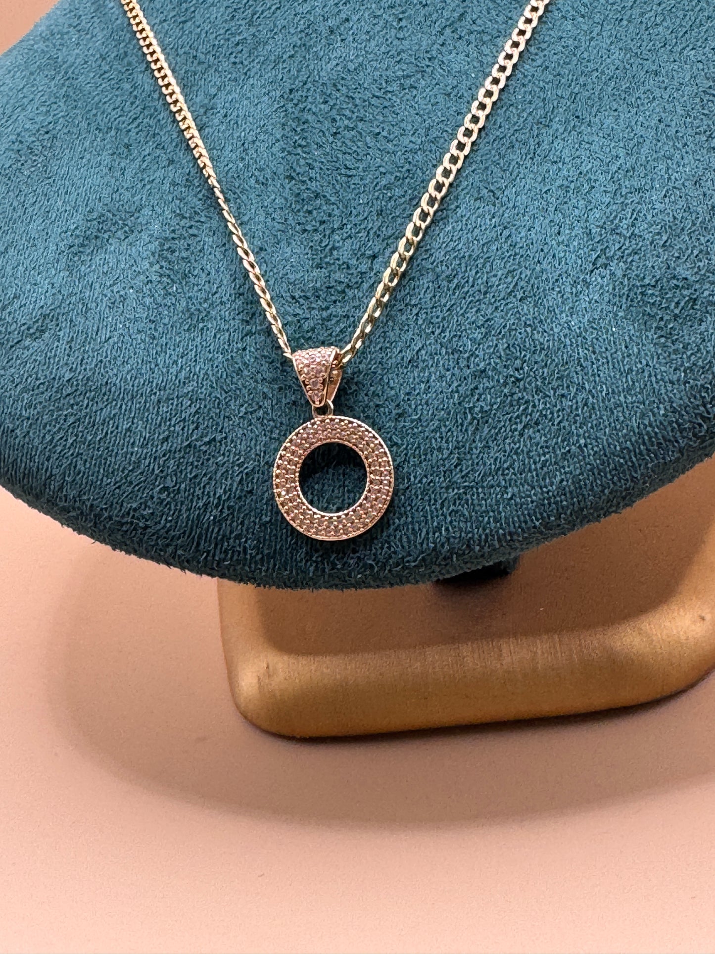 14K Gold Curb Link Necklace with Letter O Pendant – Personalized Everyday Luxury 20”
