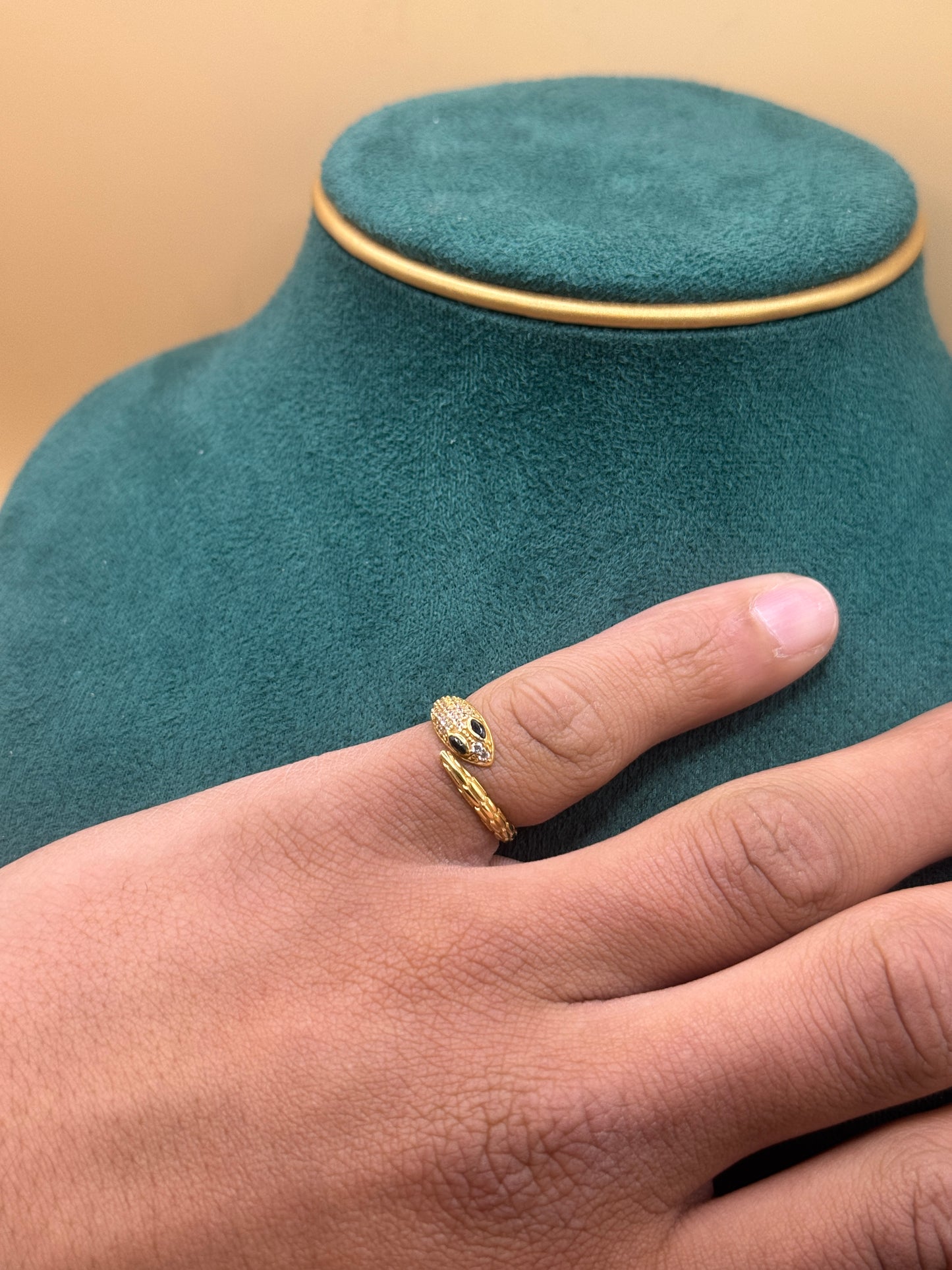 14k gold serpentine ring 14k gold size 7 unisex ring (Copy)