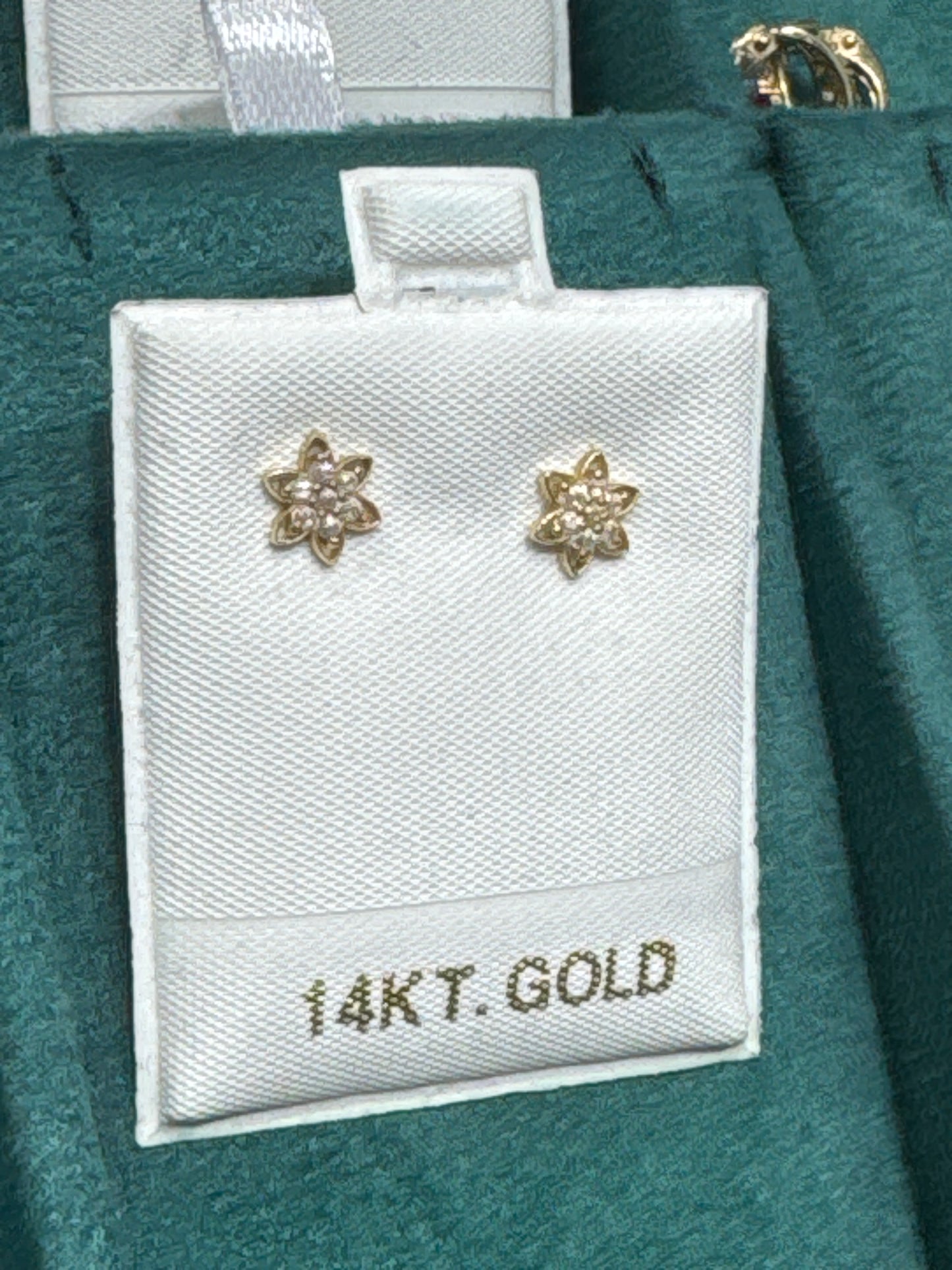 14k gold Flower Stud Earrings – Elegant Everyday Sparkle