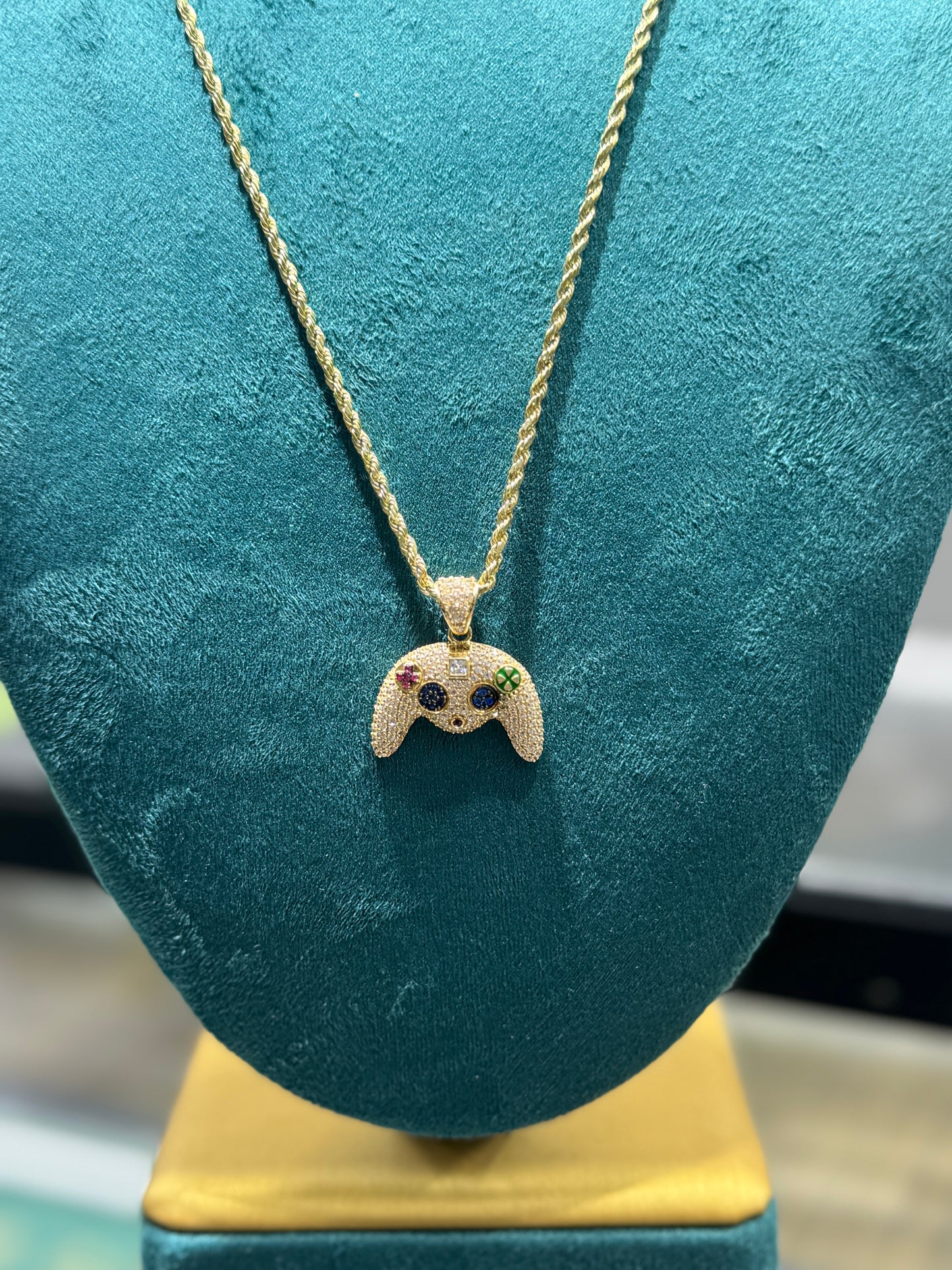 Mens 14k Gold Rope Chain with Video Game Controller Pendant