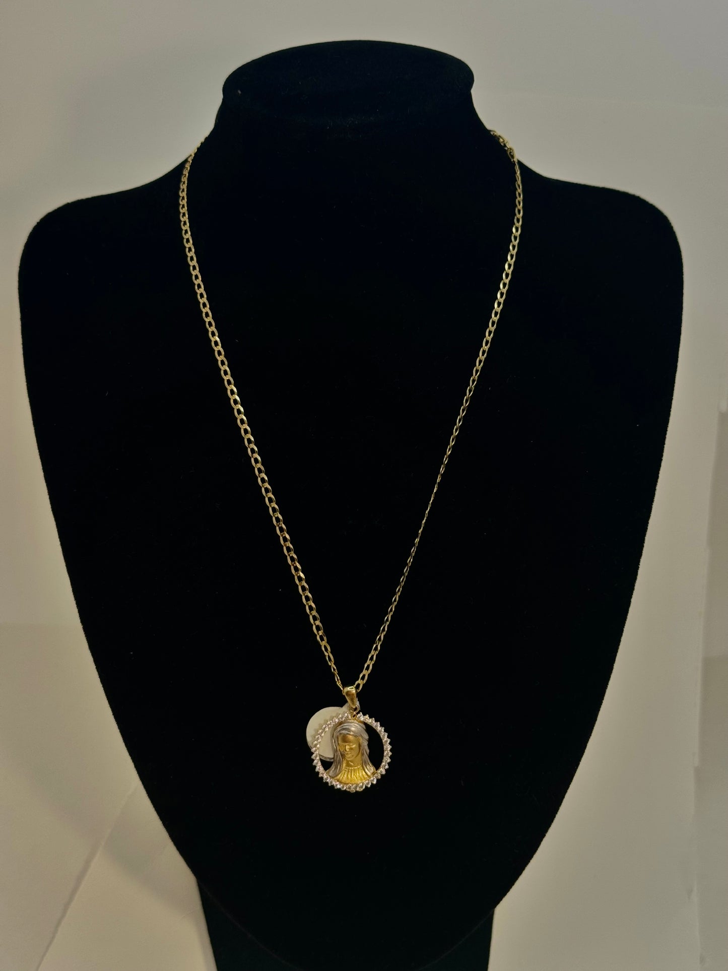 Single tone Cuban chain necklace with Virgin Mary pendant