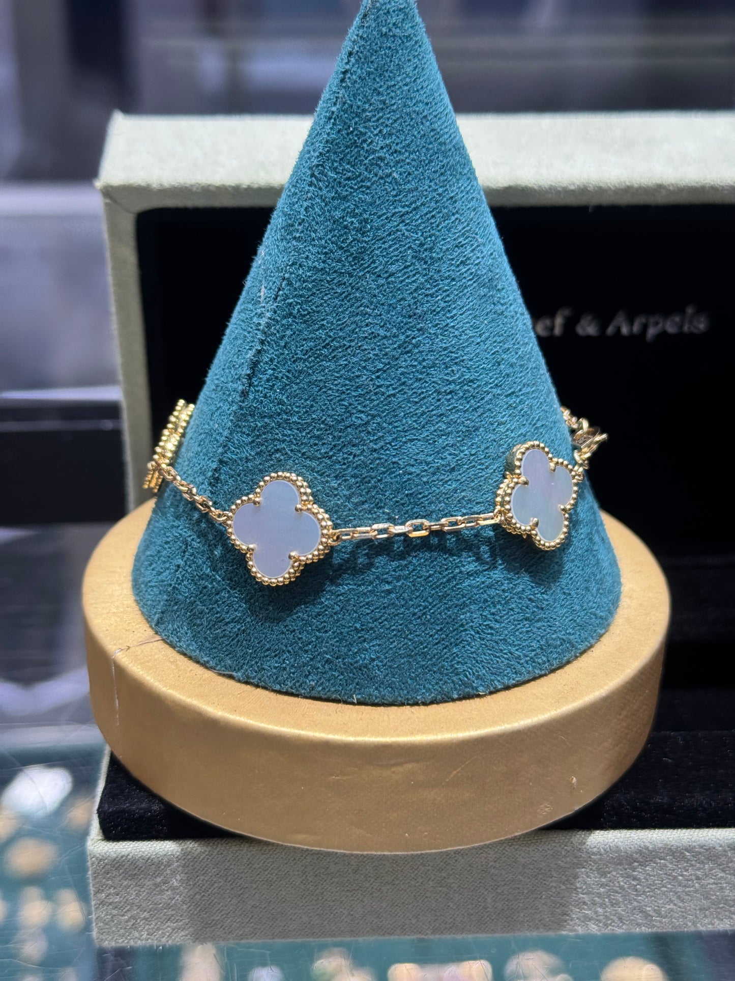 💛 18K Gold VL Clover Bracelet for Women – 7.5 Inches 💛