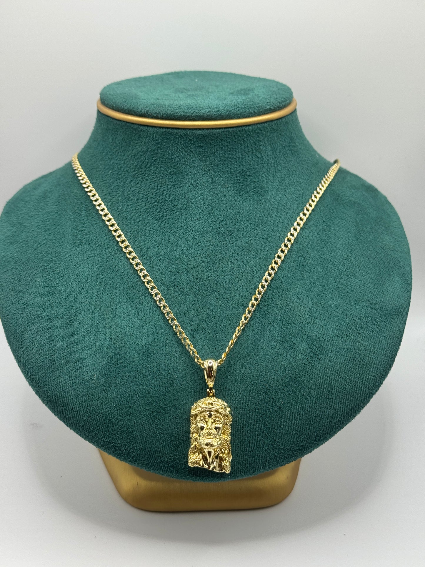 925 silver gold plated curb link chain 20” with Jesus pendant