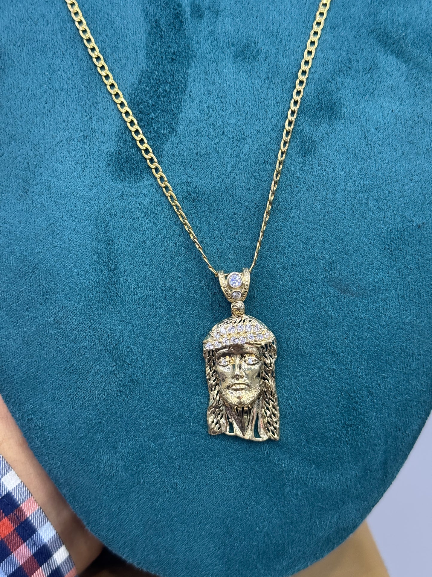 14K Gold Curb Link Necklace with Jesus Face Pendant – 18 Inches