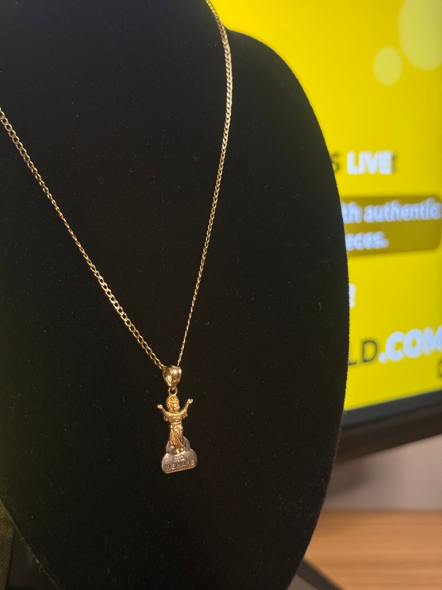 14K Gold Curb Link Chain with Devine child  Pendant – Unisex