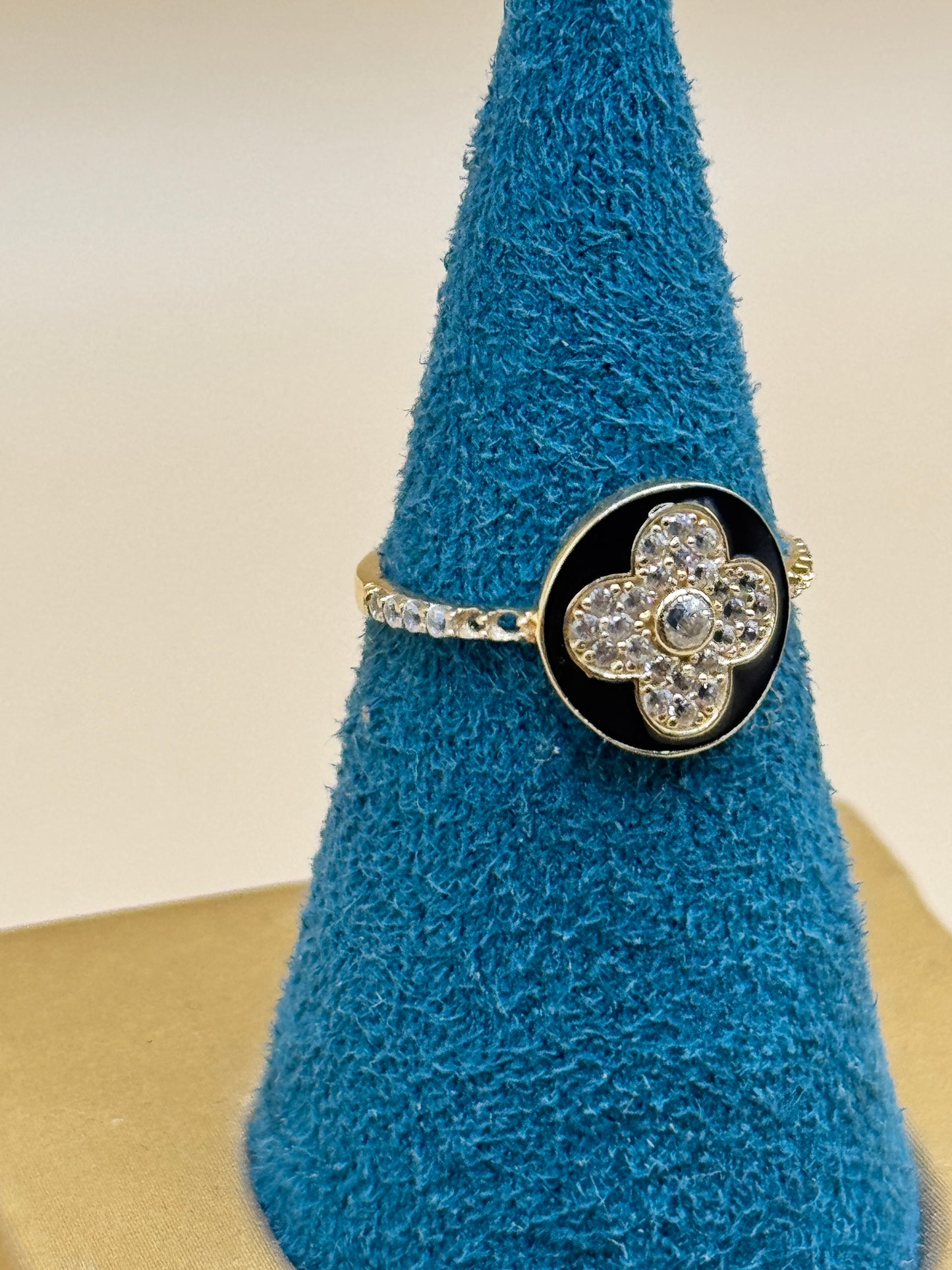 14K Black Gold Clover Ring with ZC – Size 7 for women