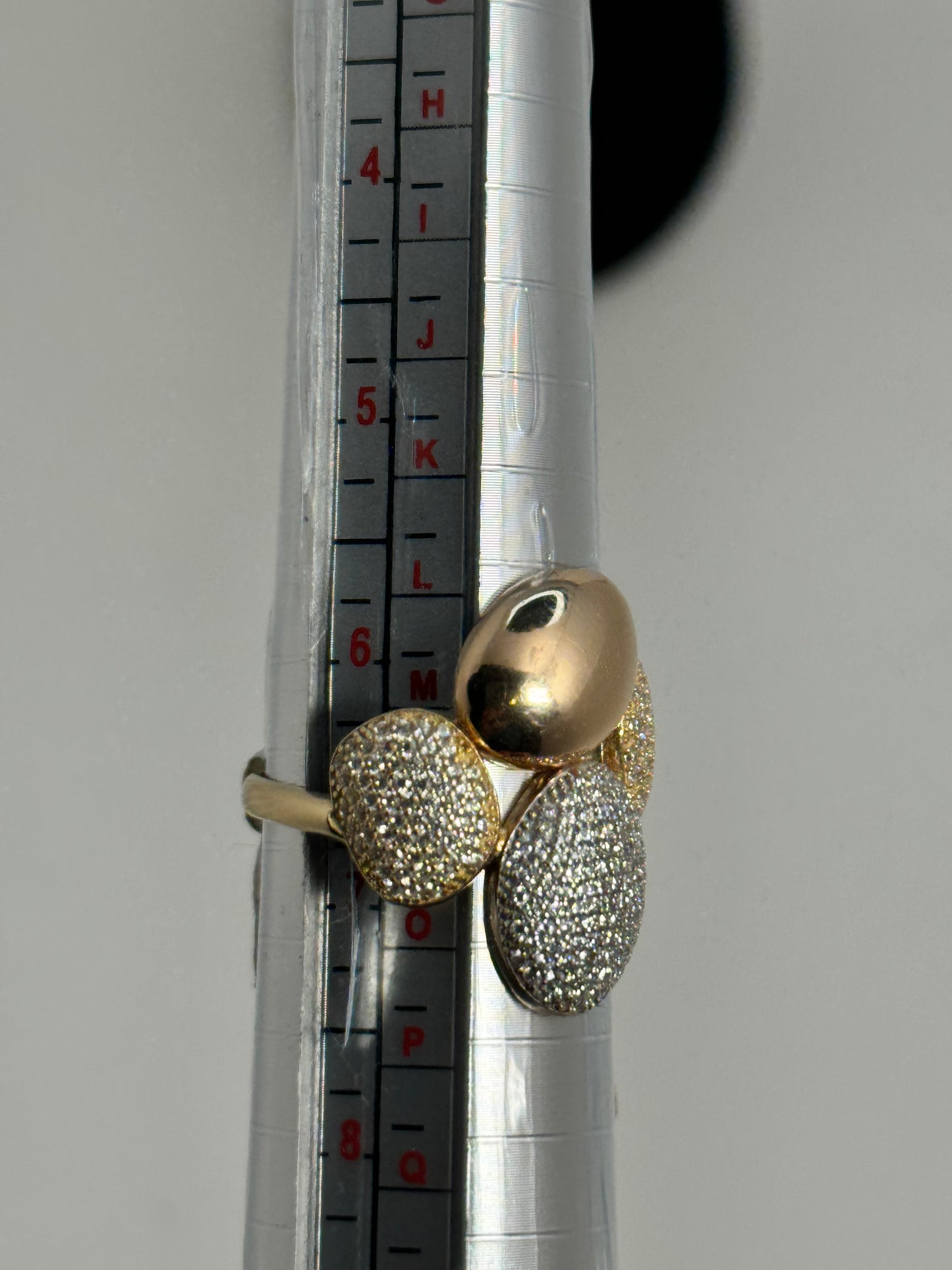 Women’s ring 14 karat gold solid with zirconia stones
