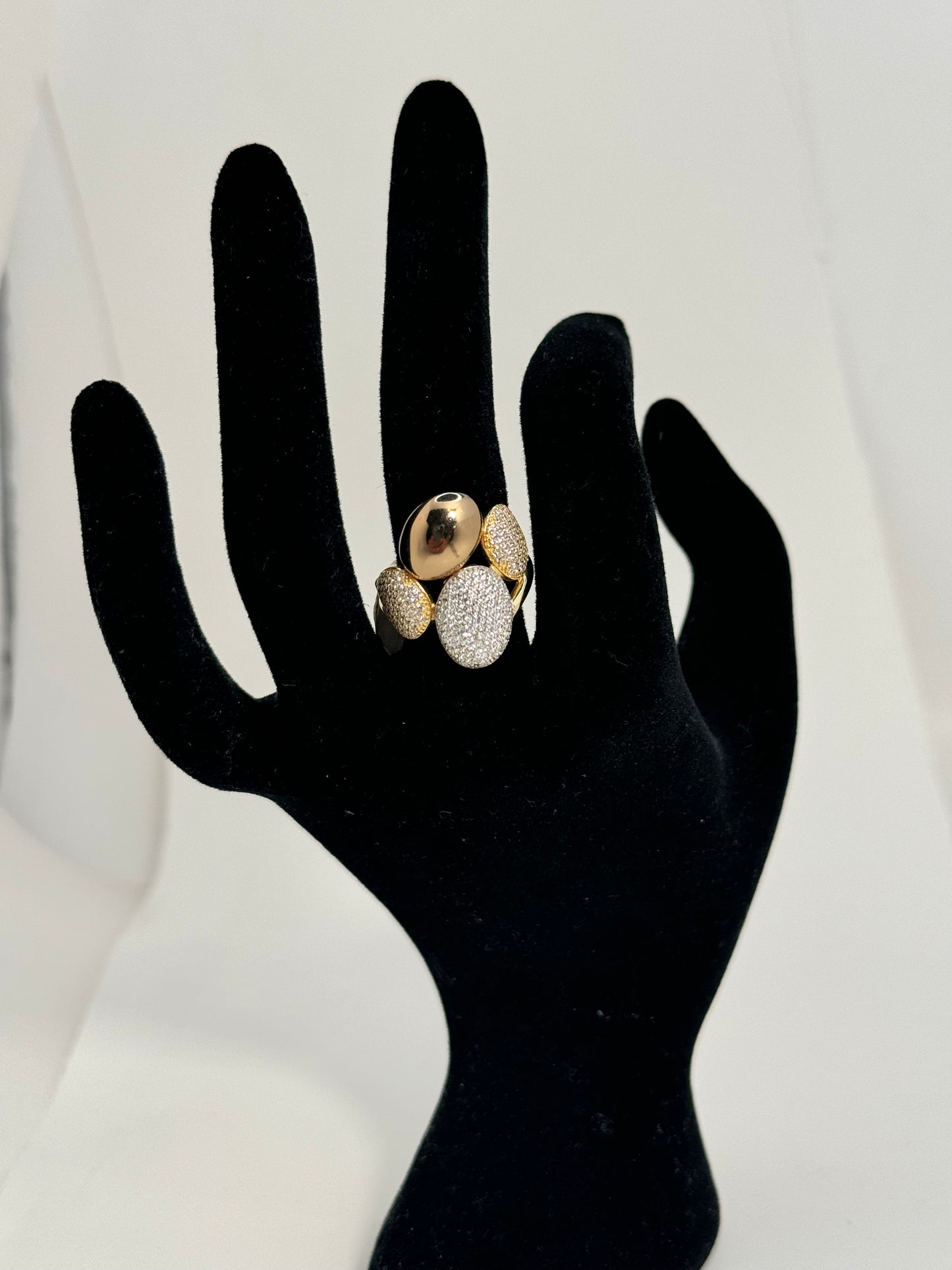 Women’s ring 14 karat gold solid with zirconia stones