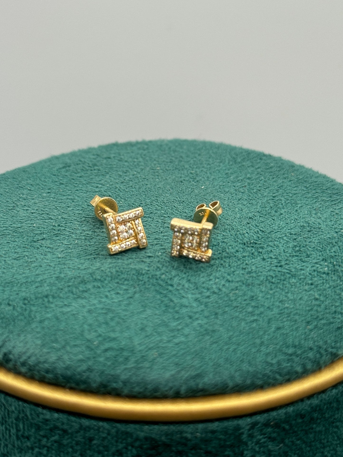 ZC 14K Gold Unisex Square Stud Earrings – Screw Back 💎