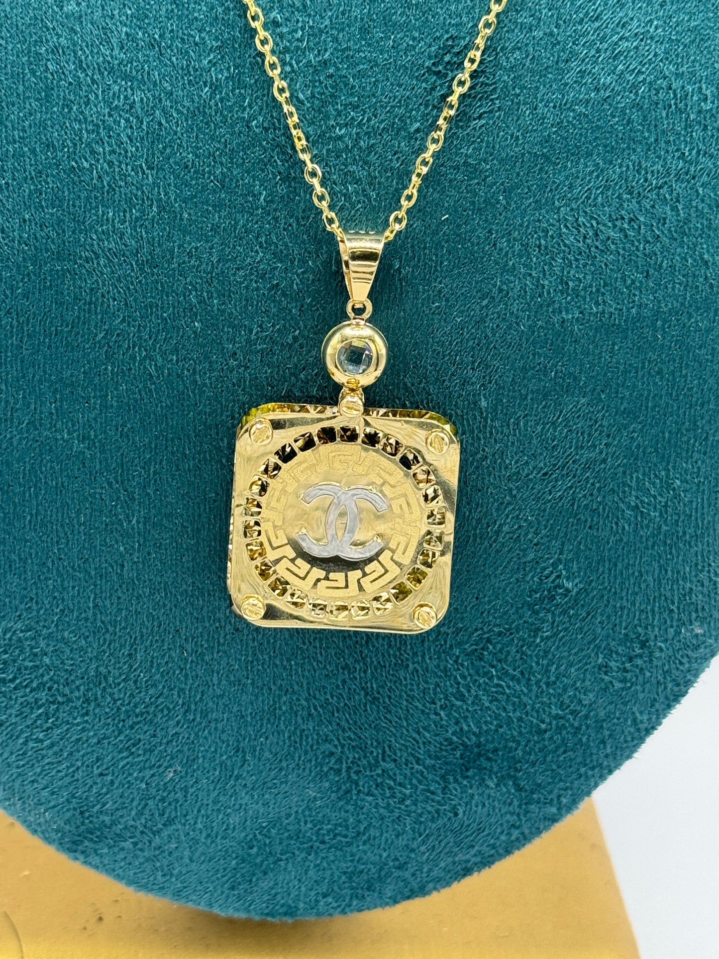 ✨ 14K Gold Anchor Link Necklace with Designer Pendant – 20” ✨