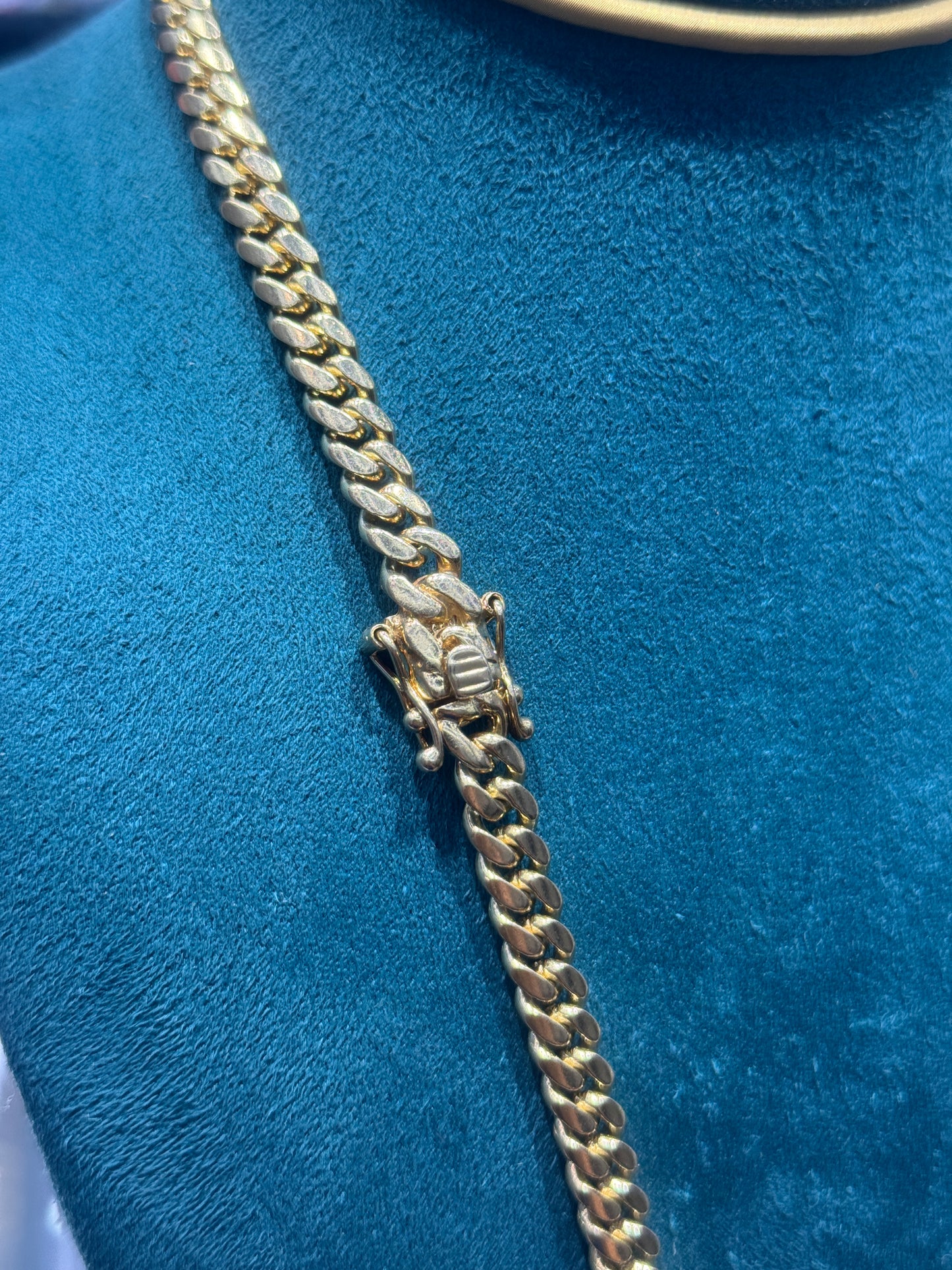 14K Gold Solid Cuban Link Chain – Pre-Owned