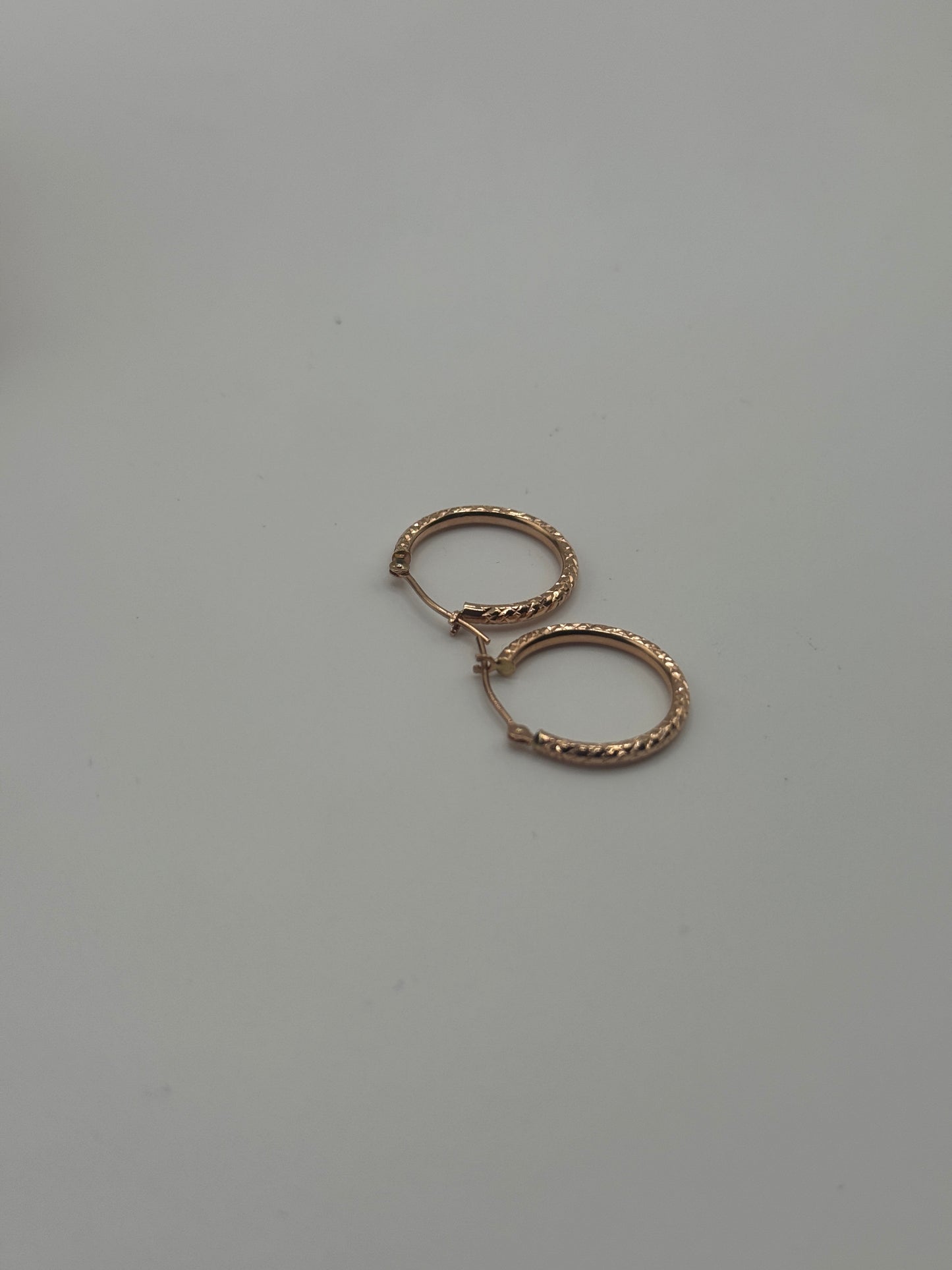 ✨ 14K Gold Hoop Earrings ✨