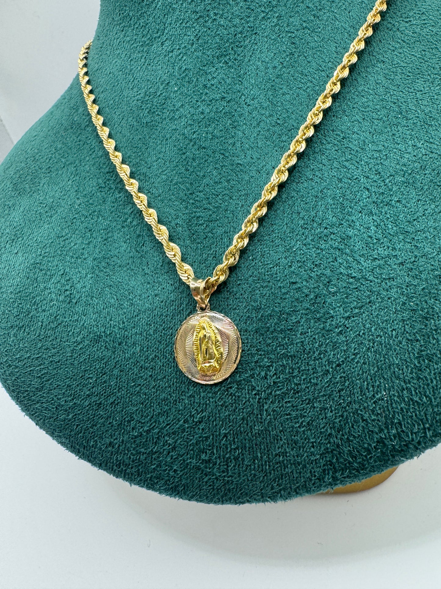 14K Gold Rope Chain for women  with Virgin Mary Pendant – 16”