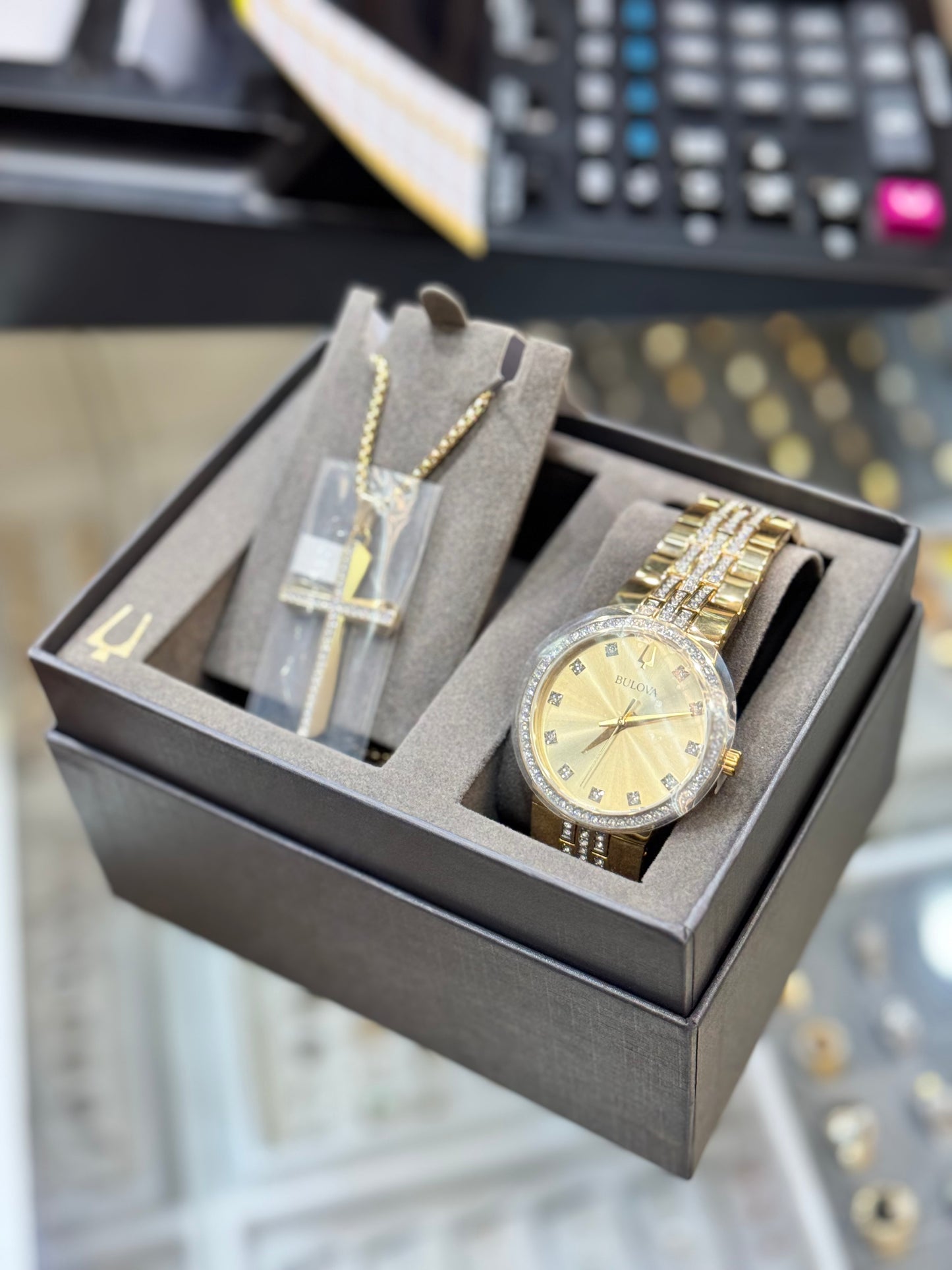 Bulova Crystal Collection Men’s Watch Boxed Set 98K113